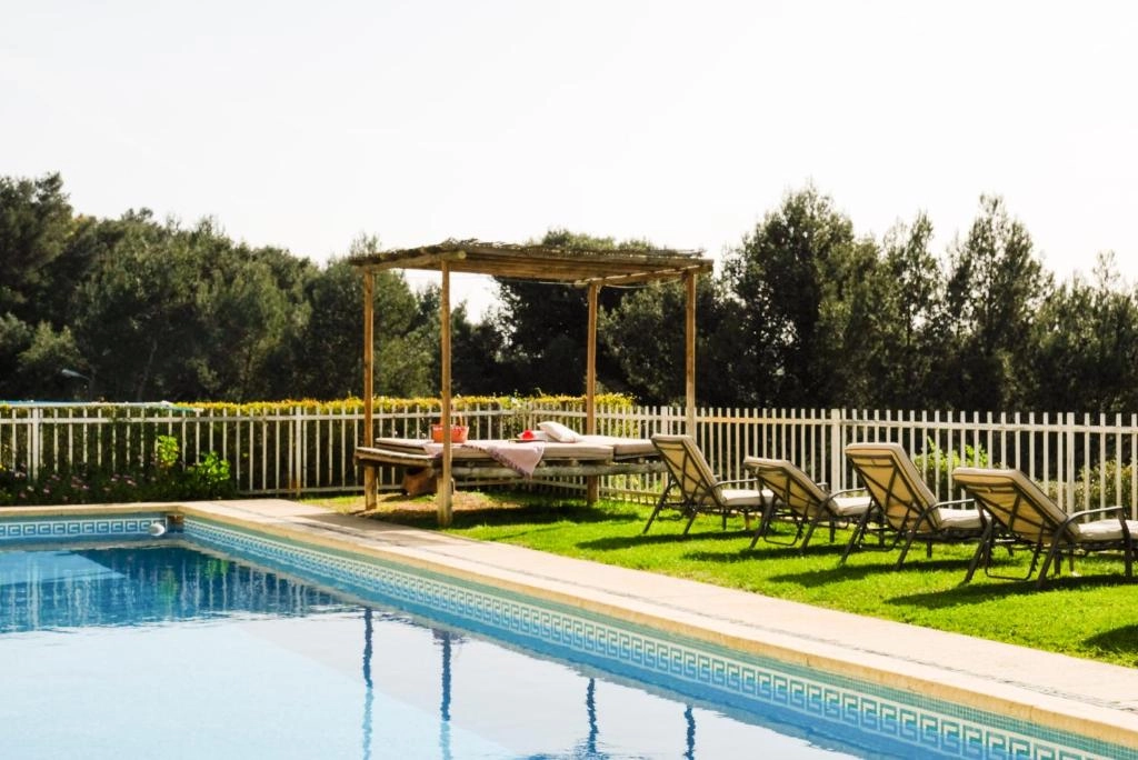 Pool with mountain view at Lisbon Country Villa